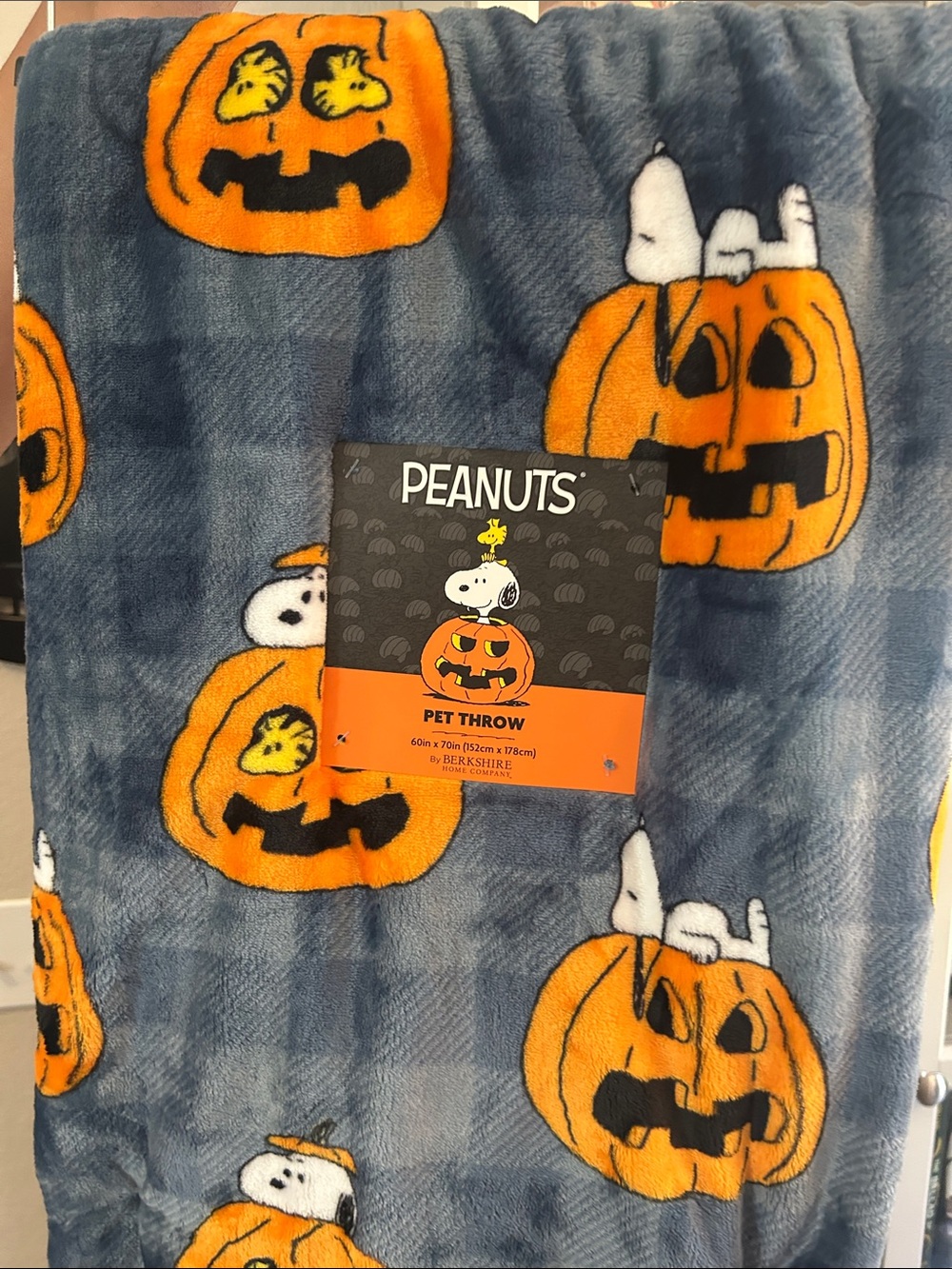Berkshire Peanuts Halloween Pumpkin Fleece Throw